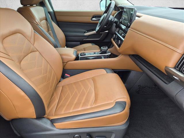 Used 2024 Nissan Pathfinder Platinum AWD/4WD image 24