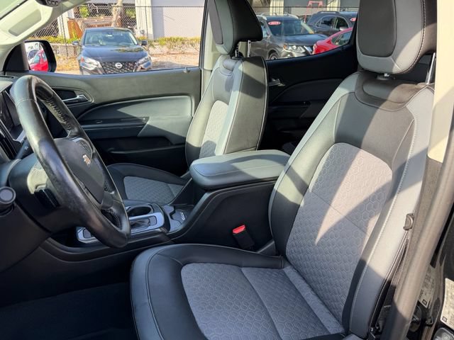 Used 2020 Chevrolet Colorado Z71 w/ Z71 Midnight Edition RWD image 6