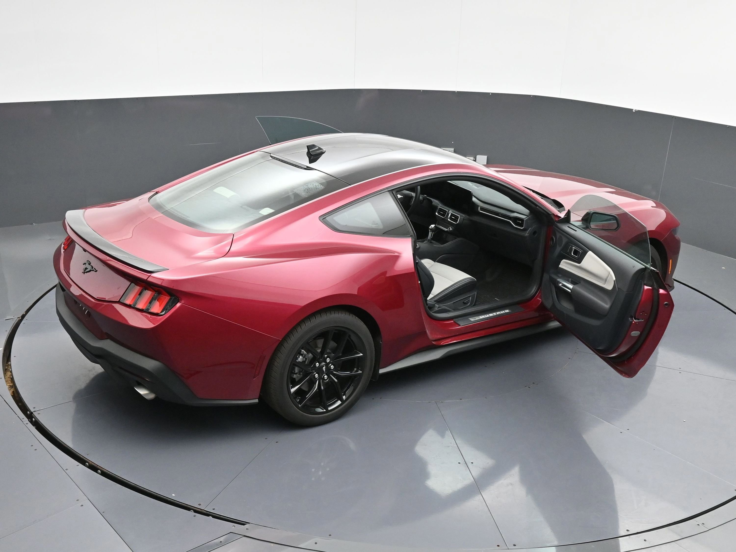 Certified 2025 Ford Mustang Premium image 17