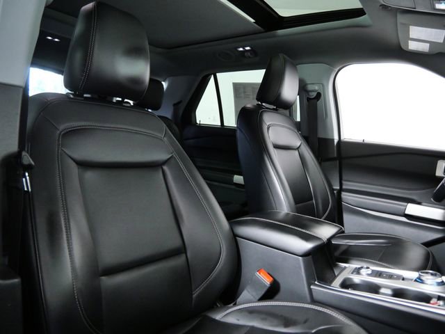 Certified 2023 Ford Explorer XLT w/ Equipment Group 202A AWD/4WD image 11
