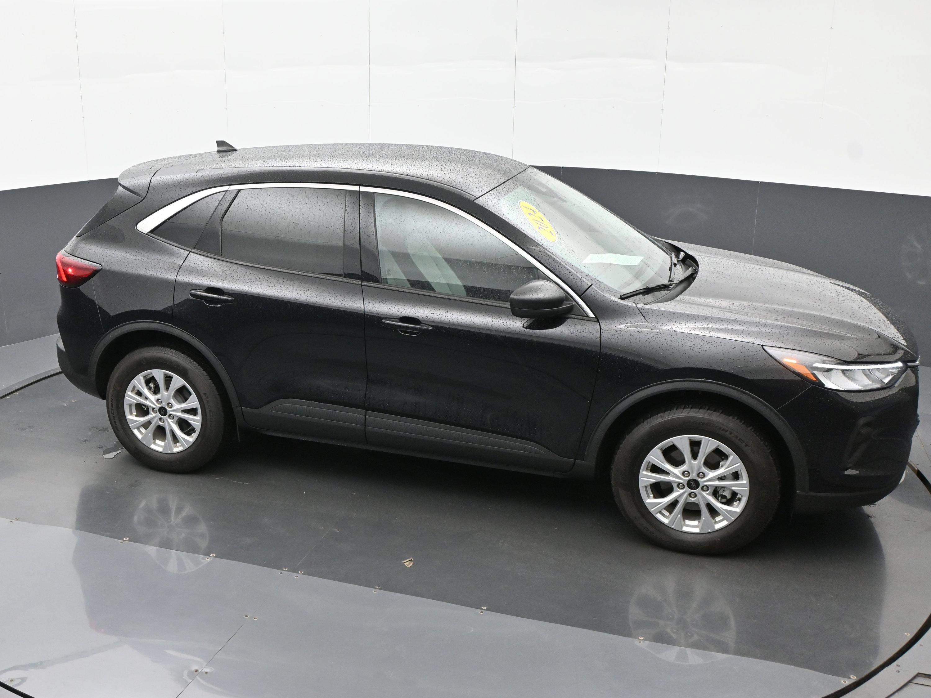 Certified 2024 Ford Escape Active AWD/4WD image 32