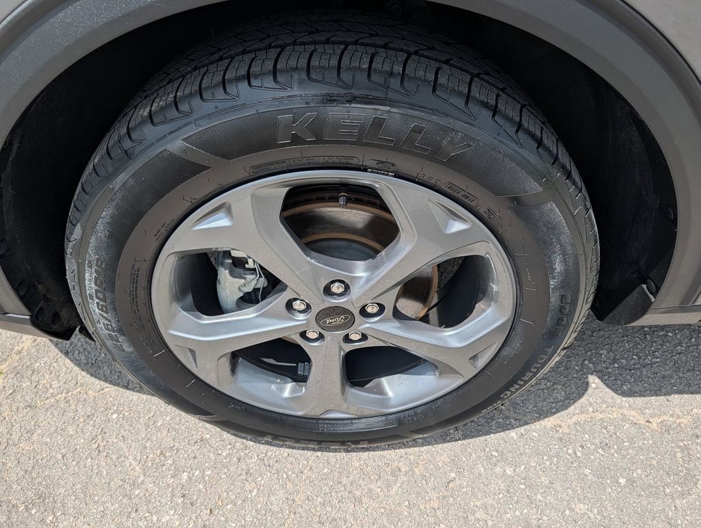 Certified 2025 Ford Escape ST-Line FWD image 31