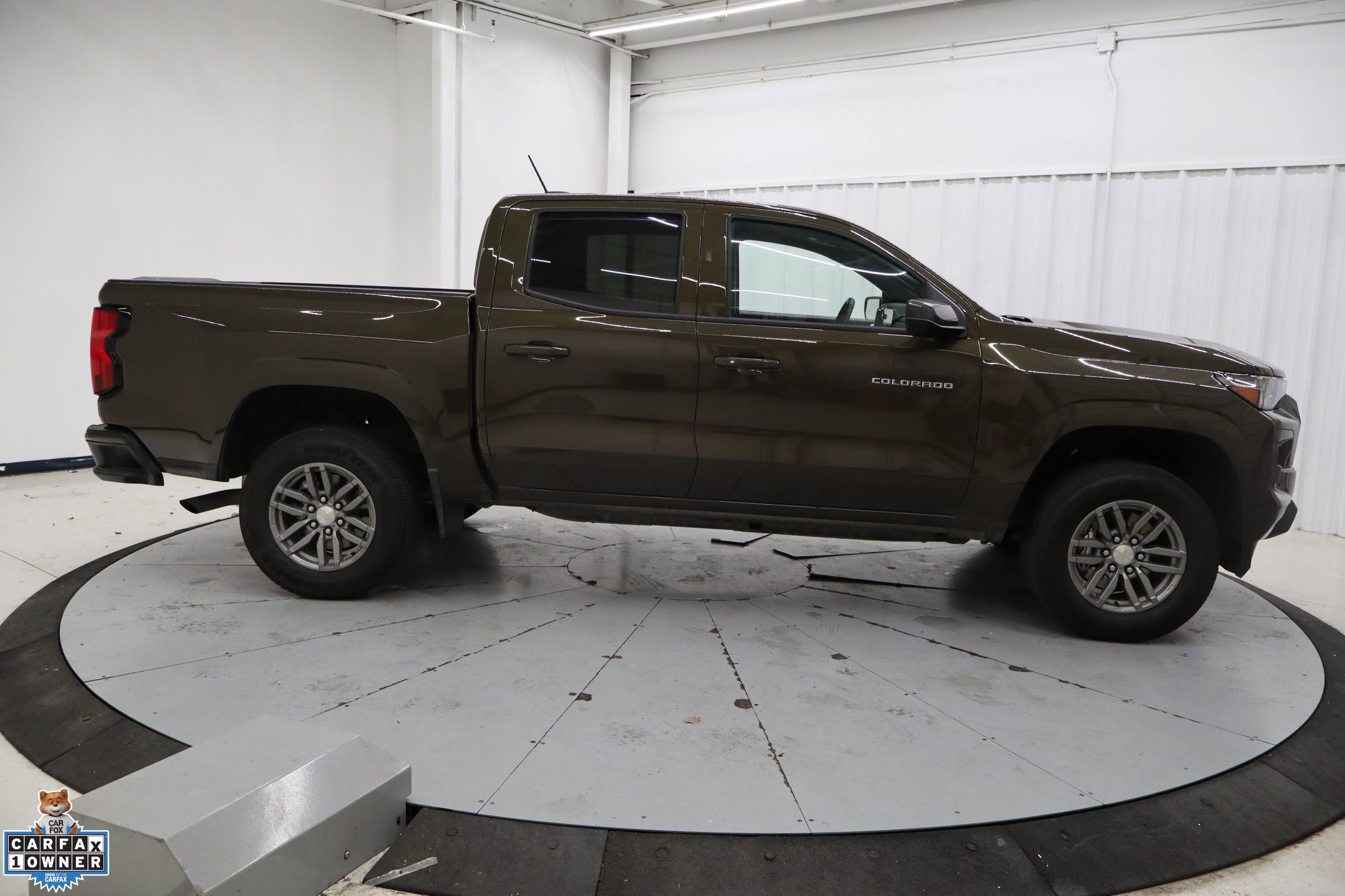 Used 2024 Chevrolet Colorado LT w/ LT Convenience Package image 2