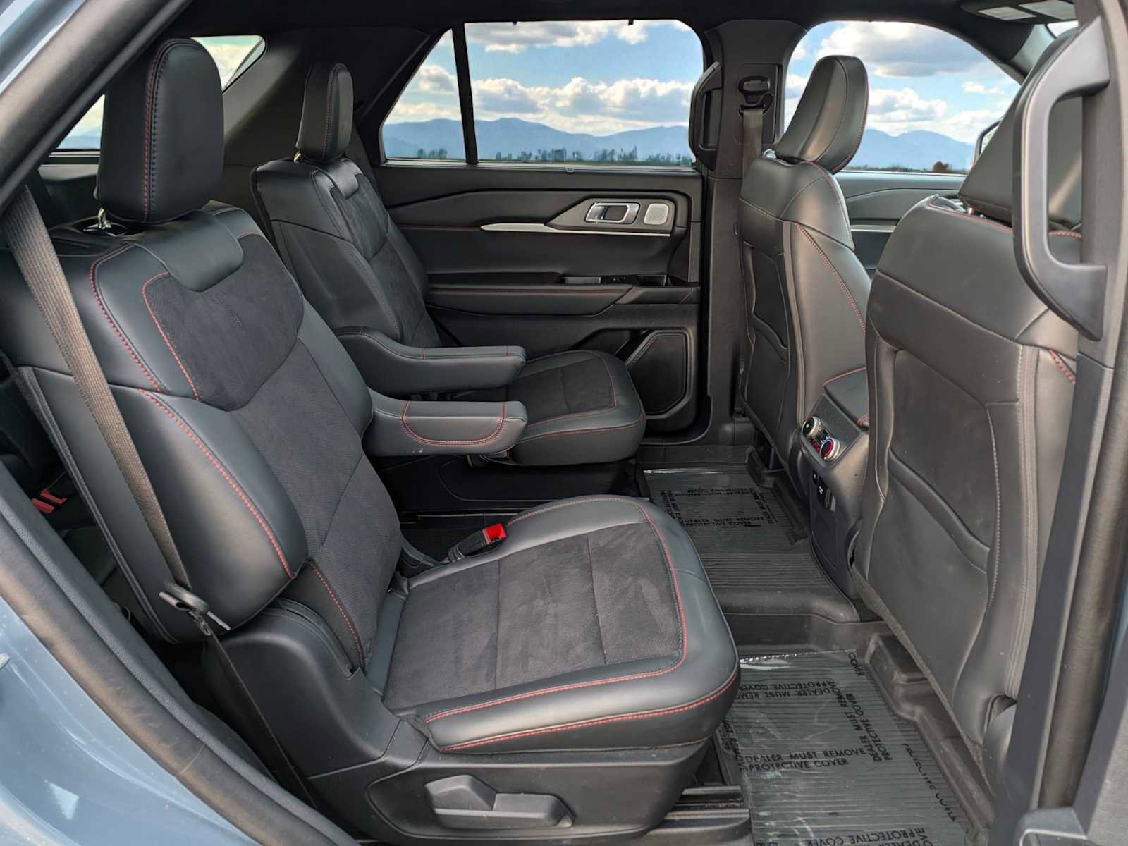 Certified 2025 Ford Explorer ST image 22