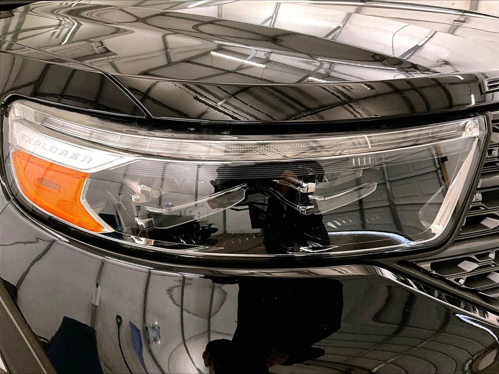 Certified 2021 Ford Explorer XLT w/ Equipment Group 202A image 28