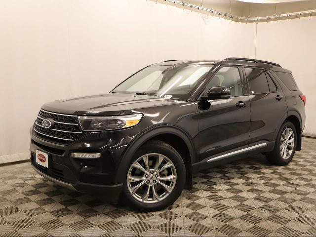 Certified 2023 Ford Explorer XLT w/ Equipment Group 202A image 2