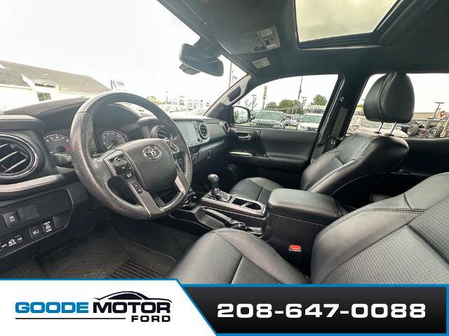 Used 2022 Toyota Tacoma TRD Sport w/ TRD Premium Sport Package AWD/4WD image 29