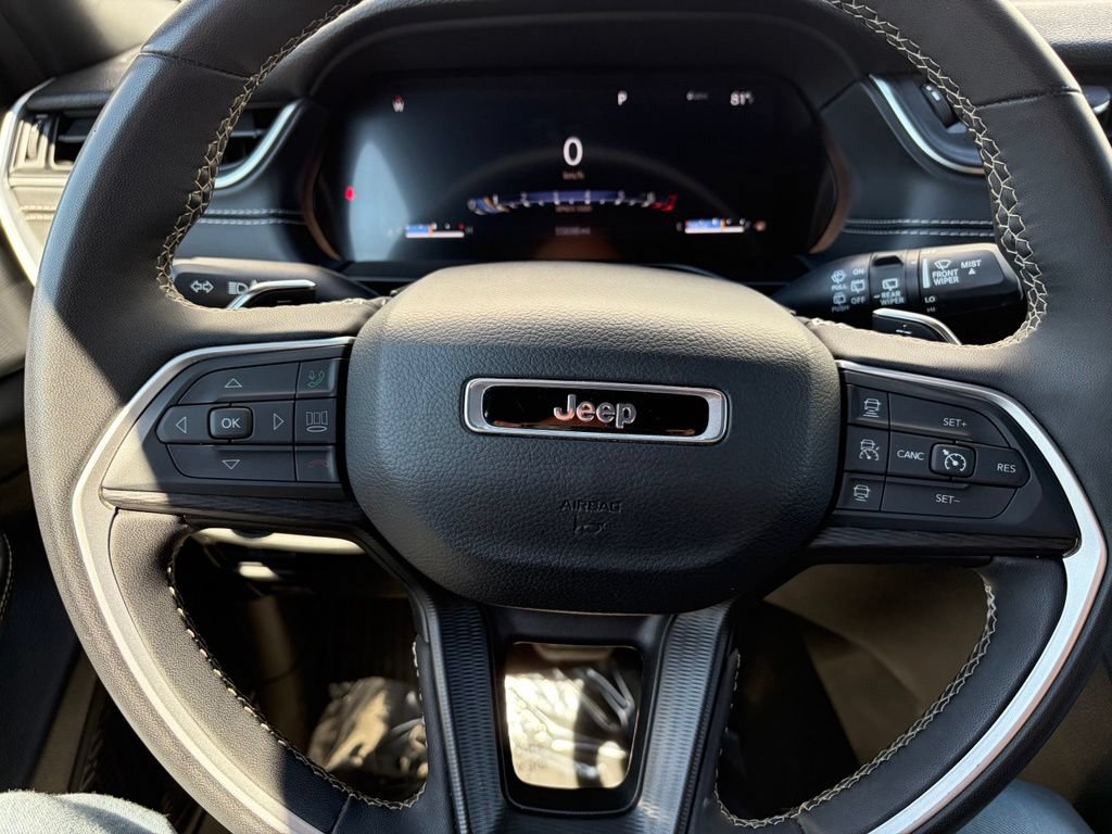 Used 2024 Jeep Grand Cherokee Altitude AWD/4WD image 36