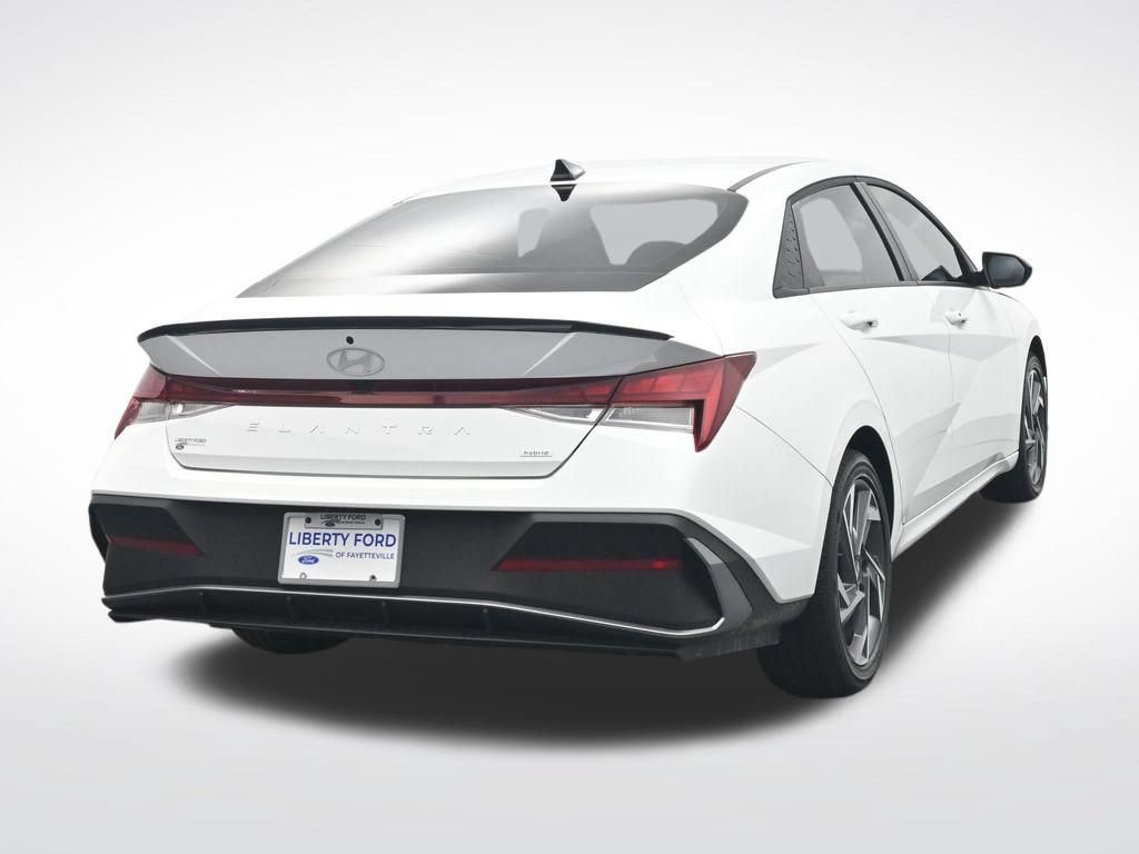 Used 2025 Hyundai Elantra SEL FWD image 7