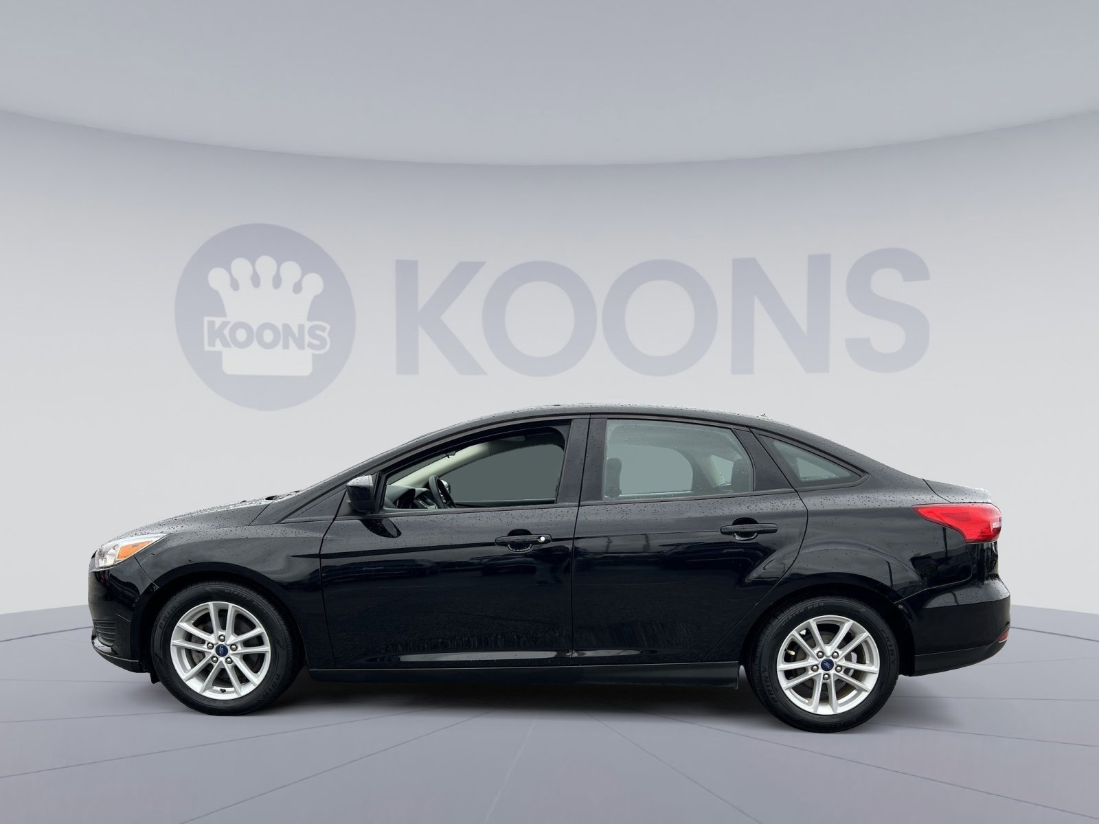 Certified 2018 Ford Focus SE image 6