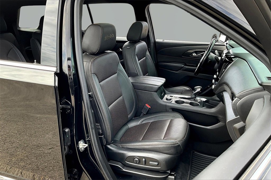 Used 2023 Chevrolet Traverse High Country image 9