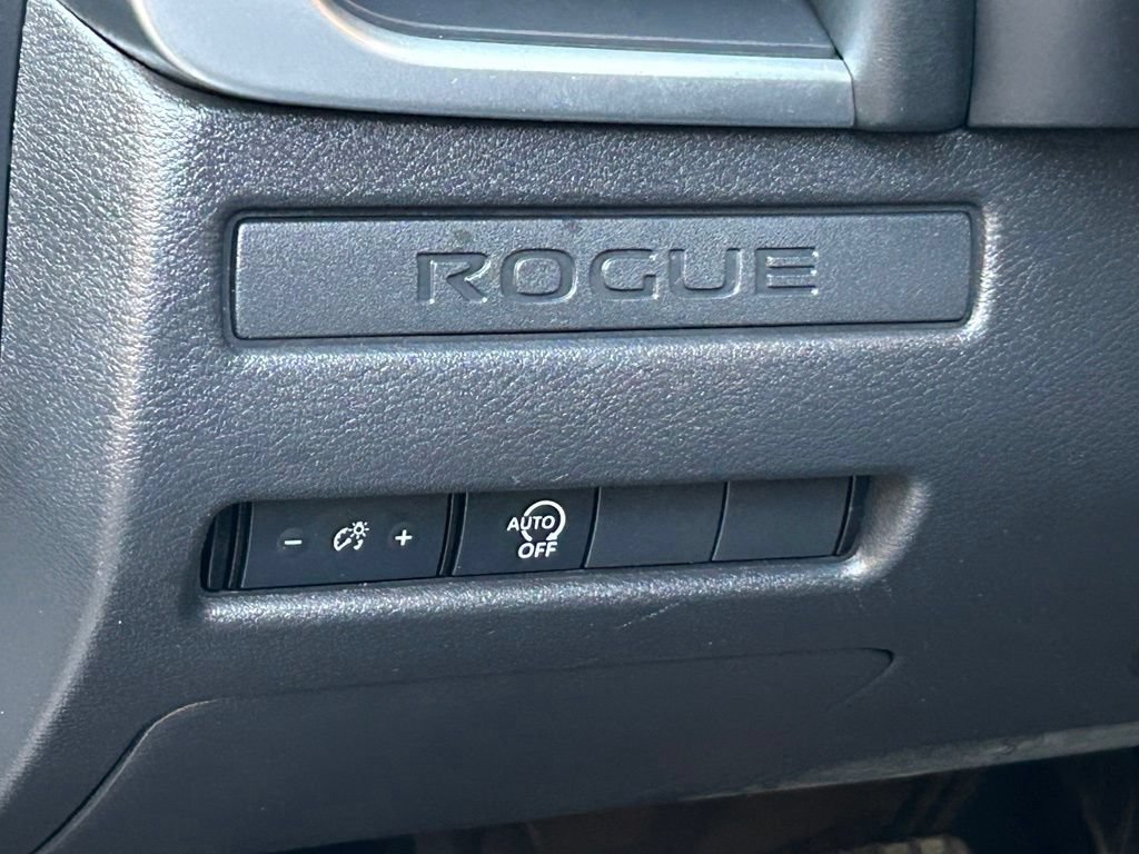 Used 2024 Nissan Rogue S AWD/4WD image 33