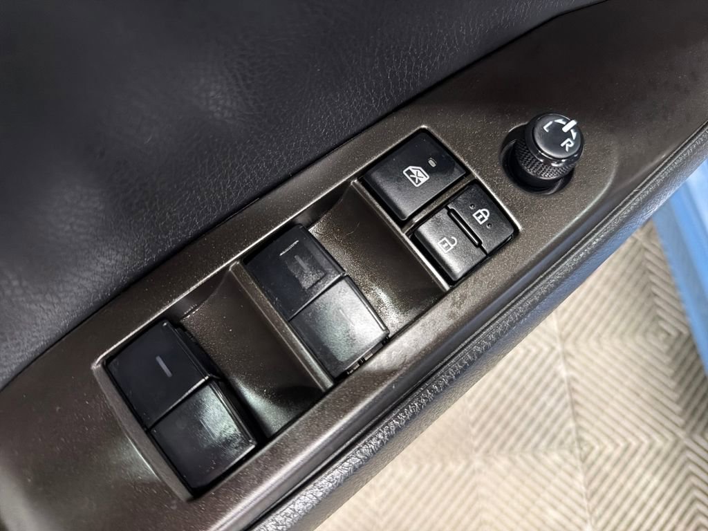 Used 2023 Toyota Camry SE image 16