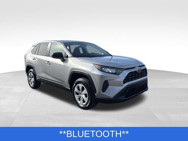 Used 2022 Toyota RAV4 LE image 6