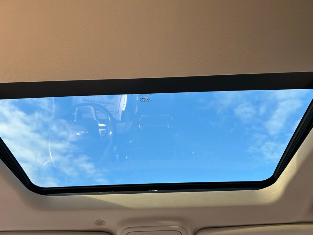 Certified 2022 Ford Explorer Platinum w/ Equipment Group 601A image 18