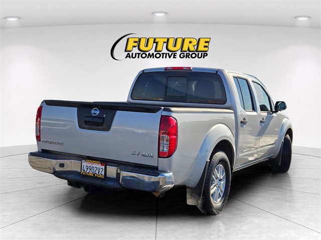 Used 2018 Nissan Frontier SV image 3