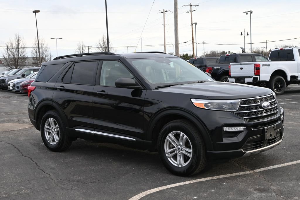 Certified 2023 Ford Explorer XLT w/ Equipment Group 202A image 9