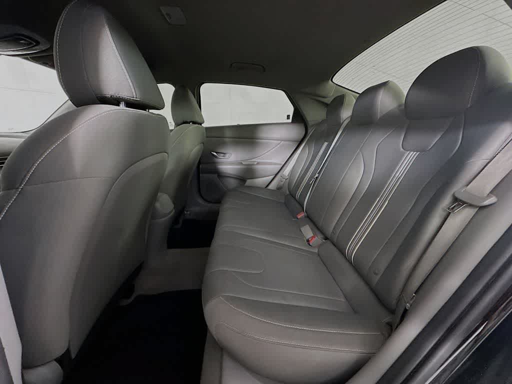 Used 2022 Hyundai Elantra SEL FWD image 12