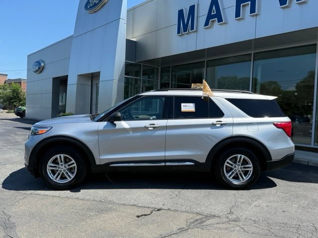 Certified 2023 Ford Explorer XLT w/ Equipment Group 202A AWD/4WD image 4