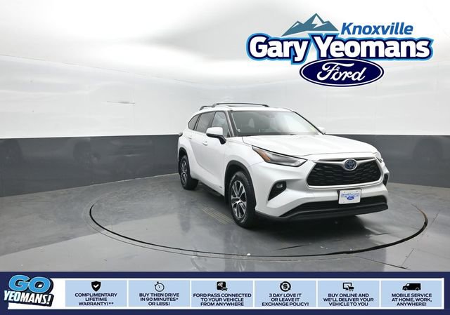 Used 2023 Toyota Highlander XLE AWD/4WD image 1