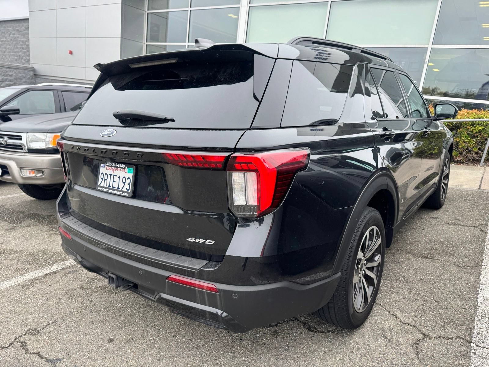 Certified 2025 Ford Explorer ST-Line AWD/4WD image 8