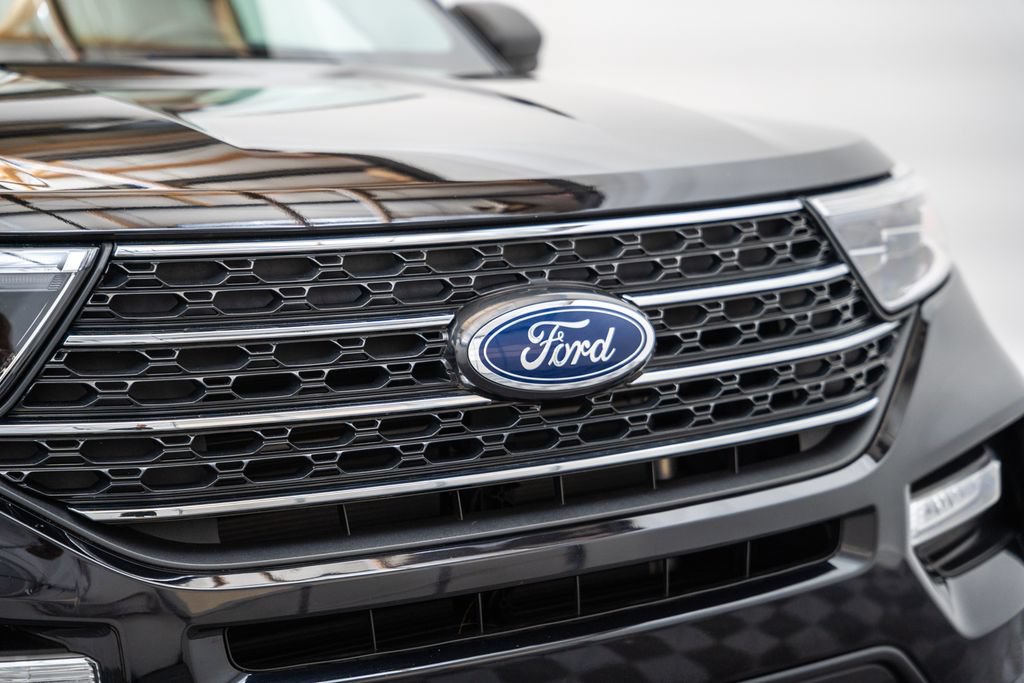 Certified 2023 Ford Explorer XLT w/ Equipment Group 202A AWD/4WD image 14