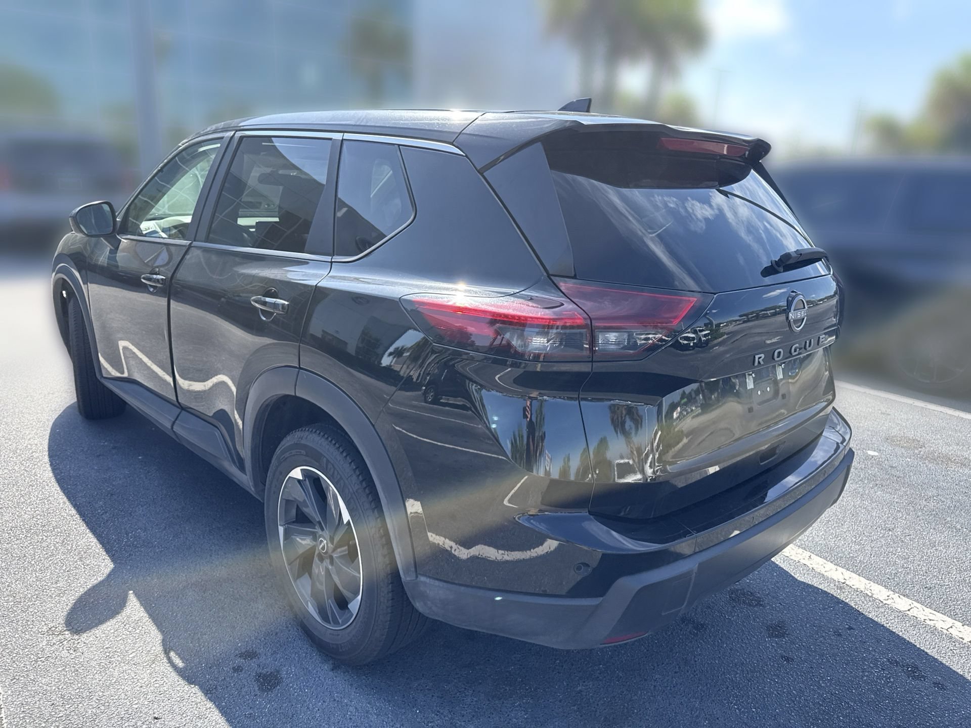 Used 2025 Nissan Rogue SV FWD image 7
