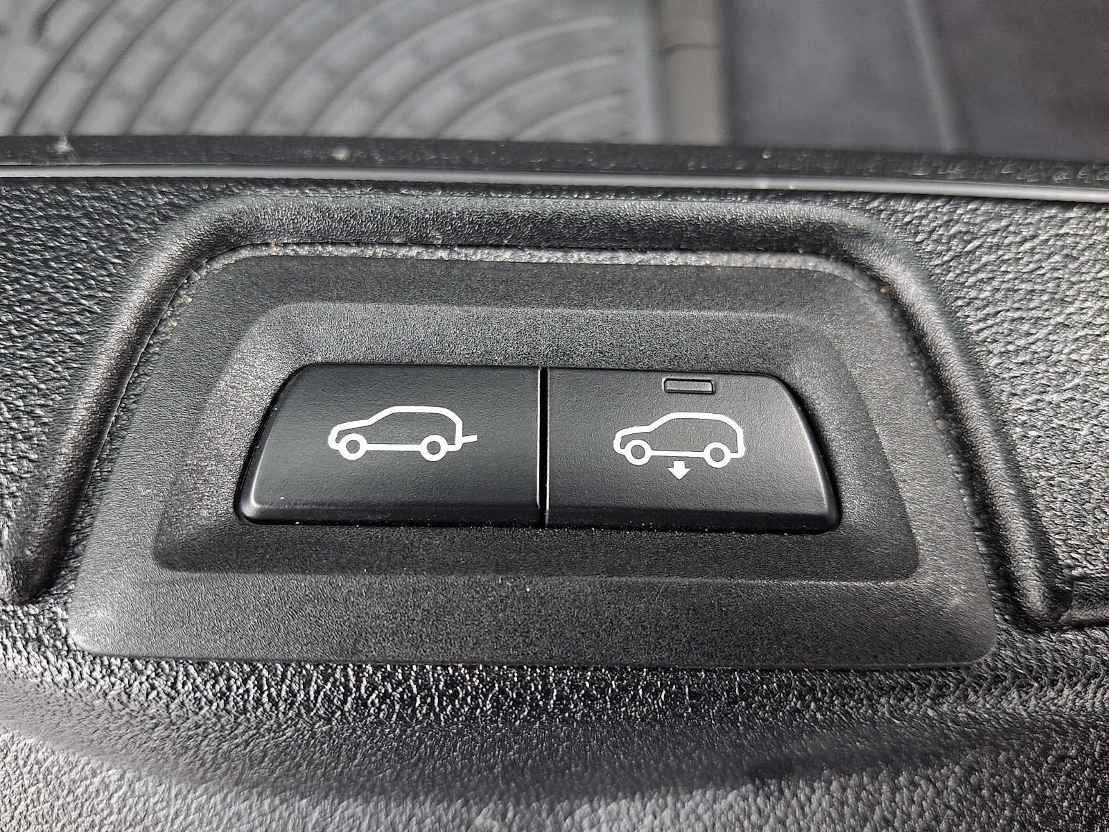 Used 2025 BMW X7 M60i AWD/4WD image 32