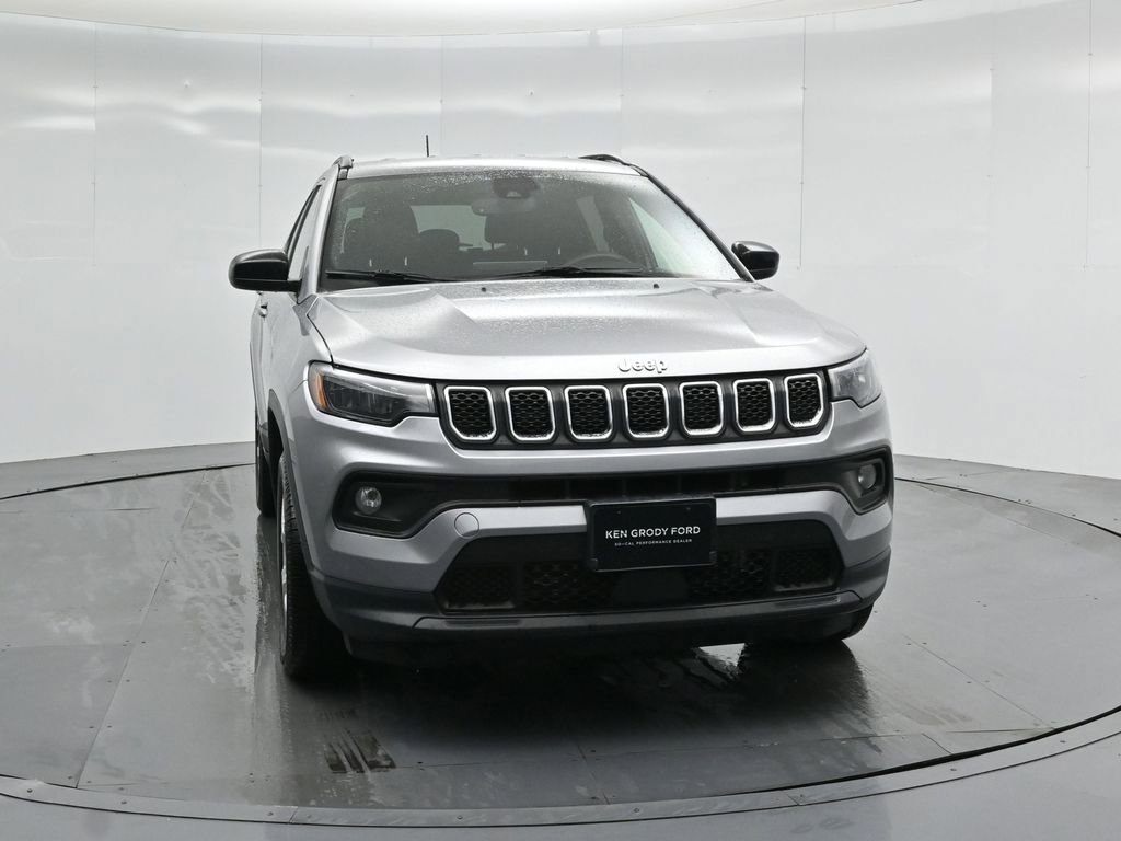 Used 2023 Jeep Compass Latitude image 41