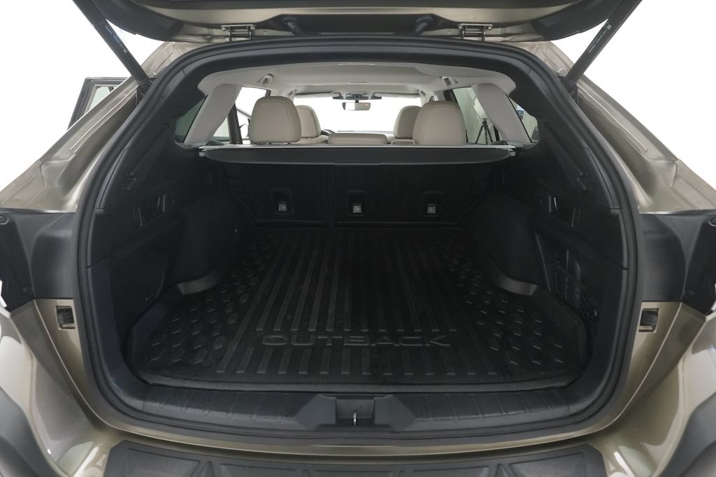 Used 2025 Subaru Outback Limited AWD/4WD image 10