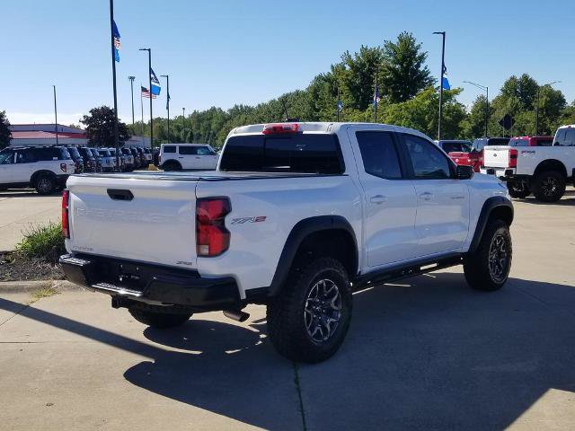 Used 2025 Chevrolet Colorado ZR2 w/ Technology Package AWD/4WD image 2