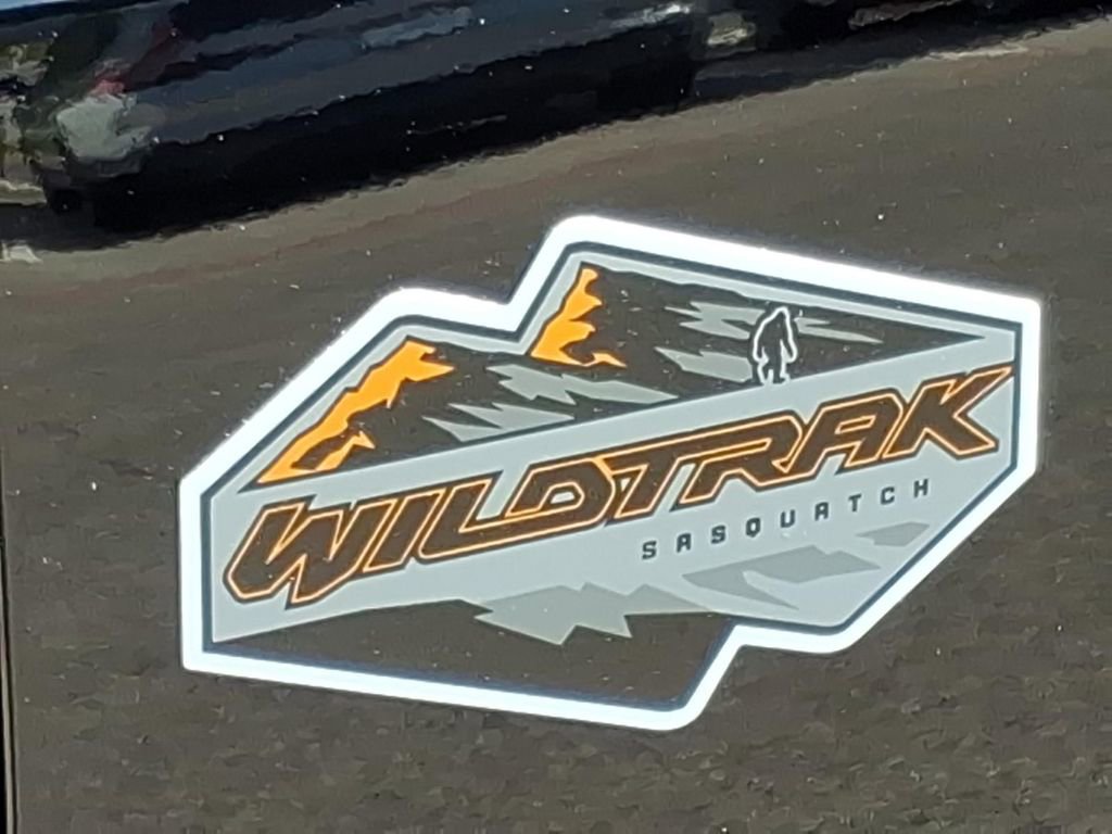 Certified 2024 Ford Bronco Wildtrak AWD/4WD image 3