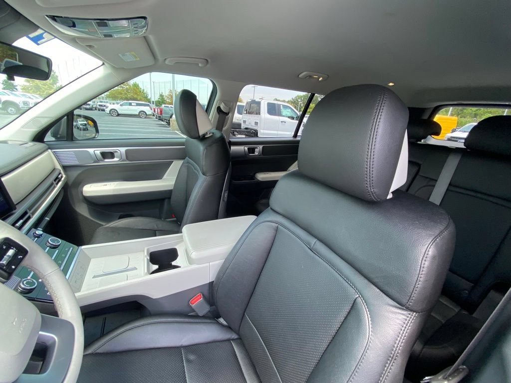 Used 2025 Hyundai Santa Fe SE FWD image 20