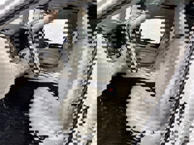 Used 2024 Volvo XC60 B5 Plus image 3