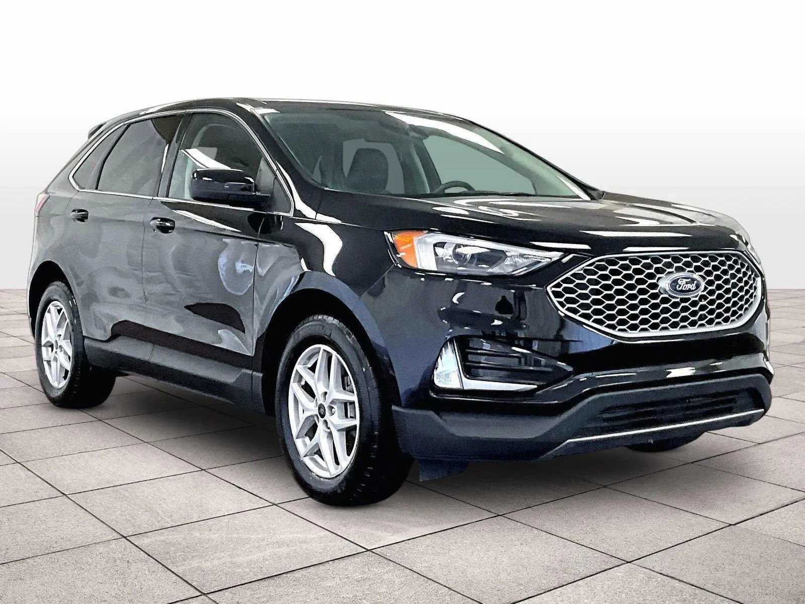 Certified 2023 Ford Edge SEL w/ Convenience Package image 2