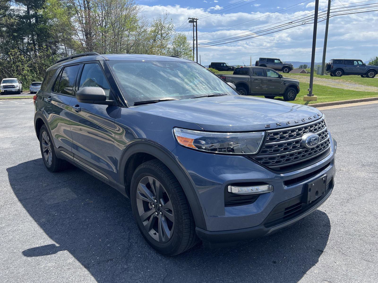 Certified 2021 Ford Explorer XLT w/ Equipment Group 202A image 7