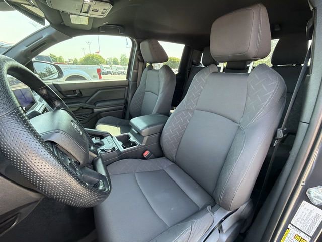Used 2025 Toyota Tacoma SR5 AWD/4WD image 12