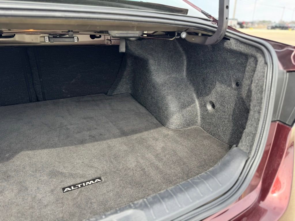 Used 2025 Nissan Altima 2.5 SV FWD image 40