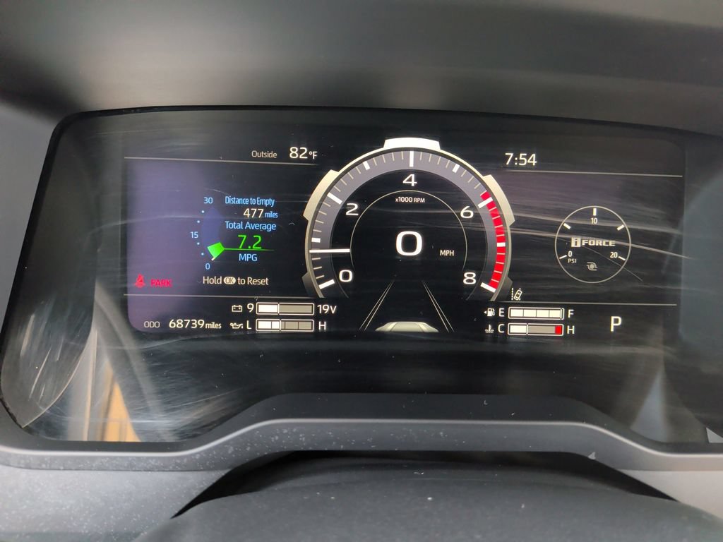 Used 2025 Toyota Tundra Platinum w/ TRD Off-Road Package AWD/4WD image 32