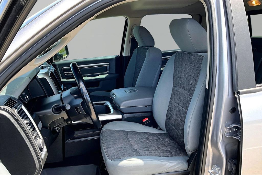 Used 2020 RAM 1500 Classic SLT w/ Luxury Group RWD image 26