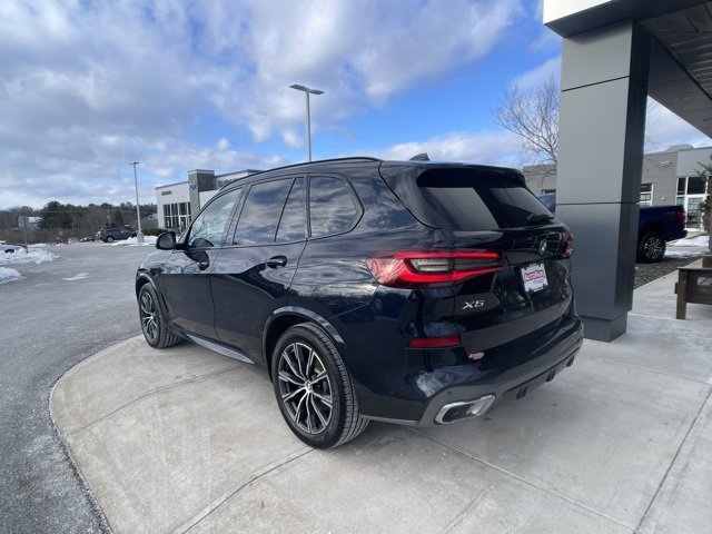Used 2020 BMW X5 xDrive40i w/ M Sport Package image 3