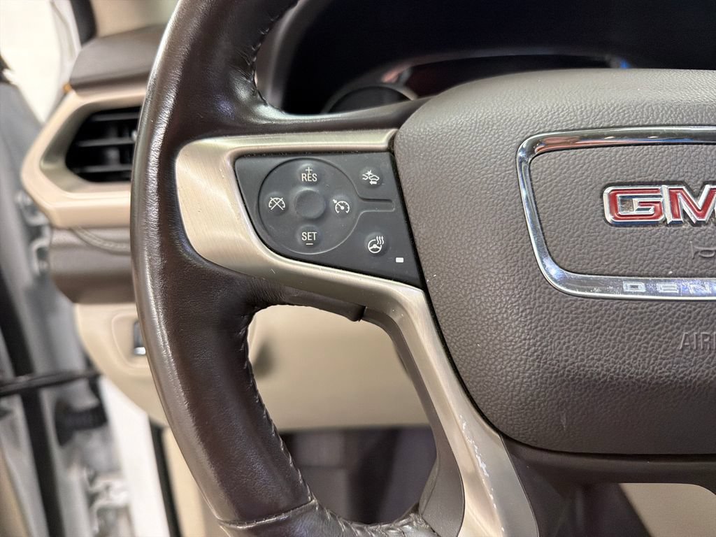 Used 2018 GMC Acadia Denali w/ Technology Package FWD image 21
