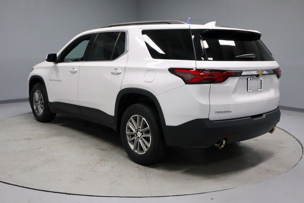 Used 2023 Chevrolet Traverse LT image 3