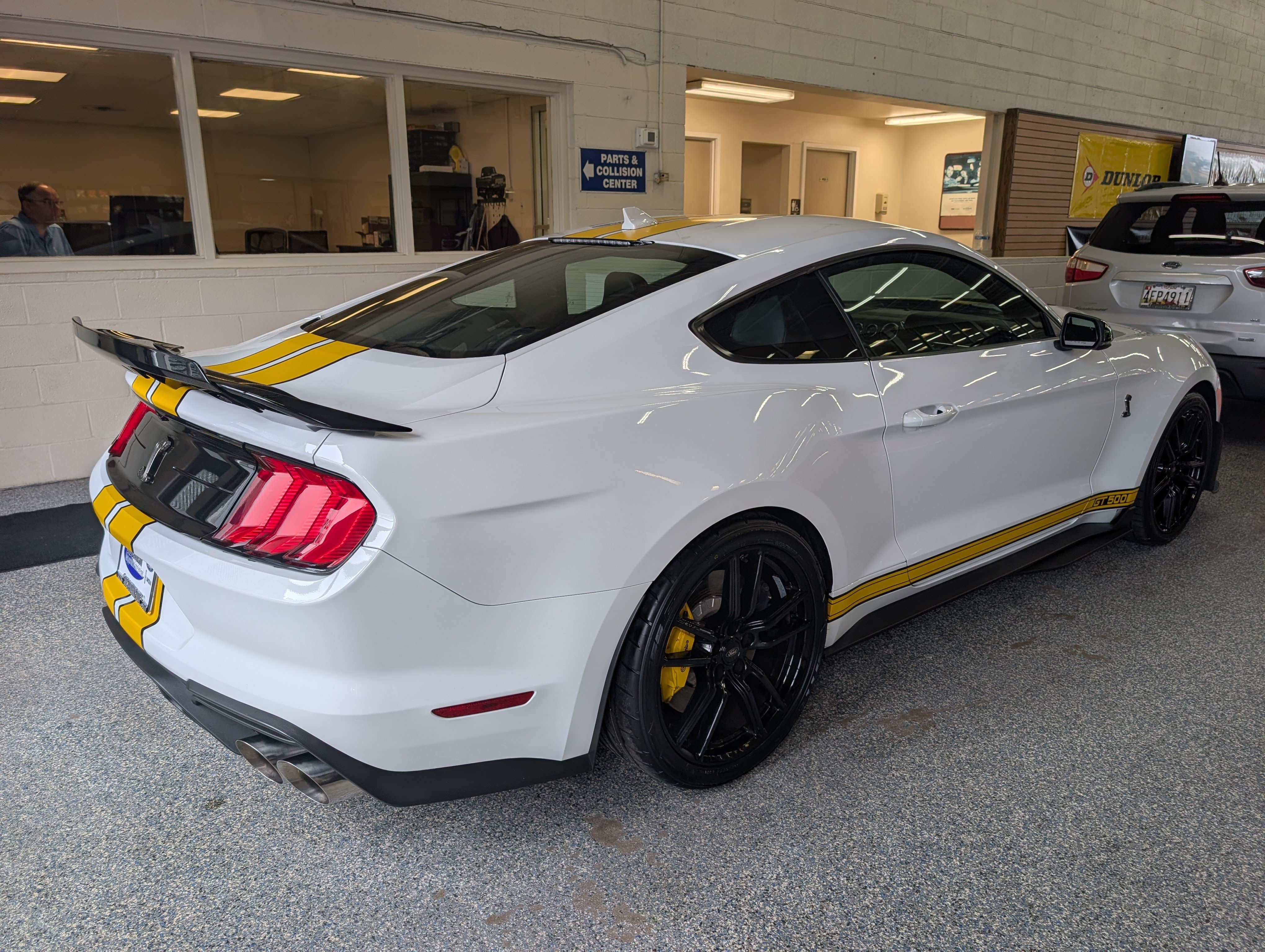 Certified 2022 Ford Mustang Shelby GT500 w/ Technology Package RWD image 6