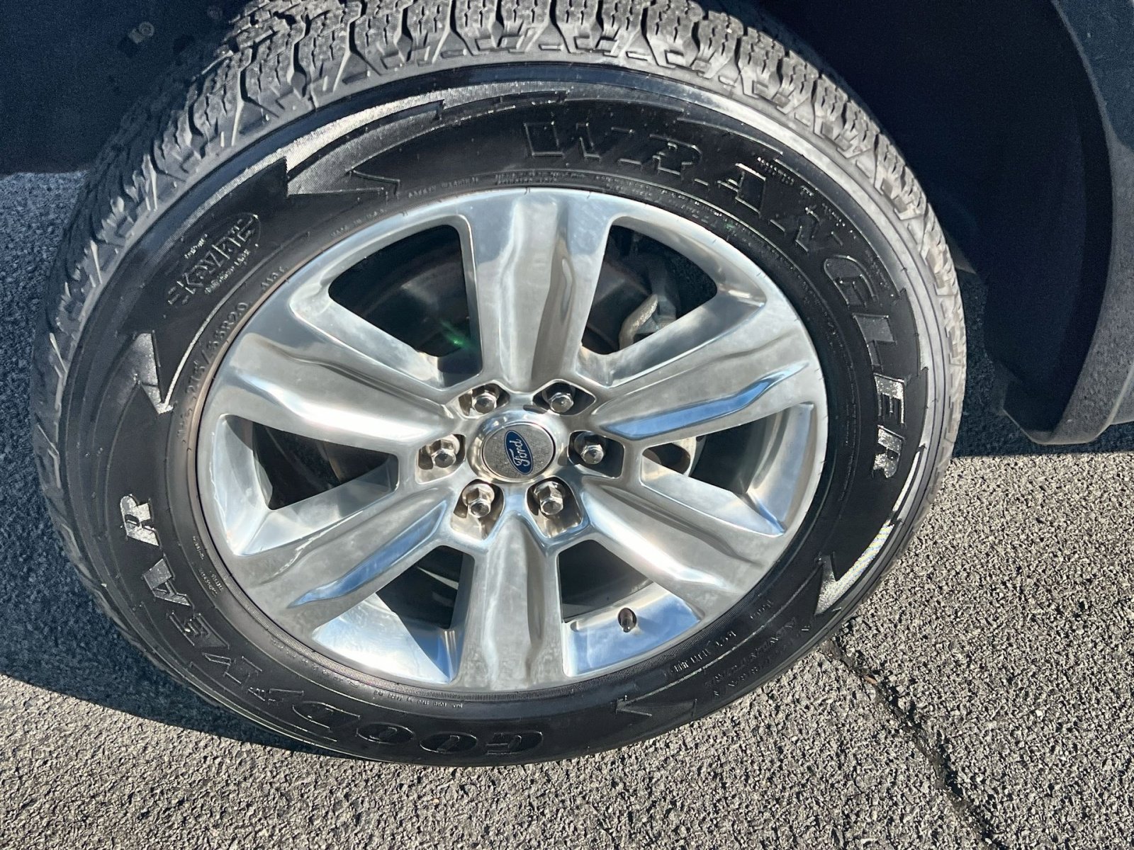 Certified 2018 Ford F150 Platinum w/ Equipment Group 701A Luxury image 12