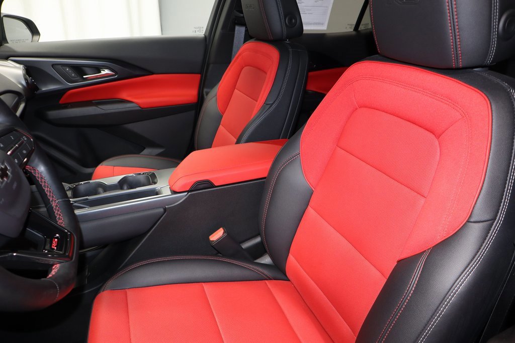 Used 2025 Chevrolet Equinox EV RS image 25