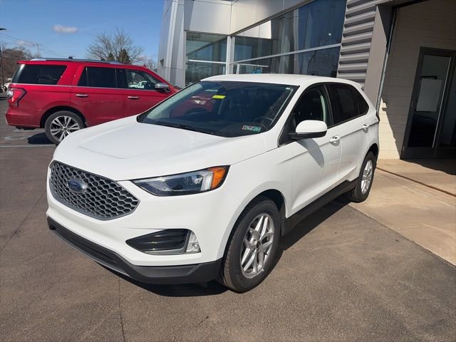 Certified 2024 Ford Edge SEL w/ Convenience Package AWD/4WD image 2