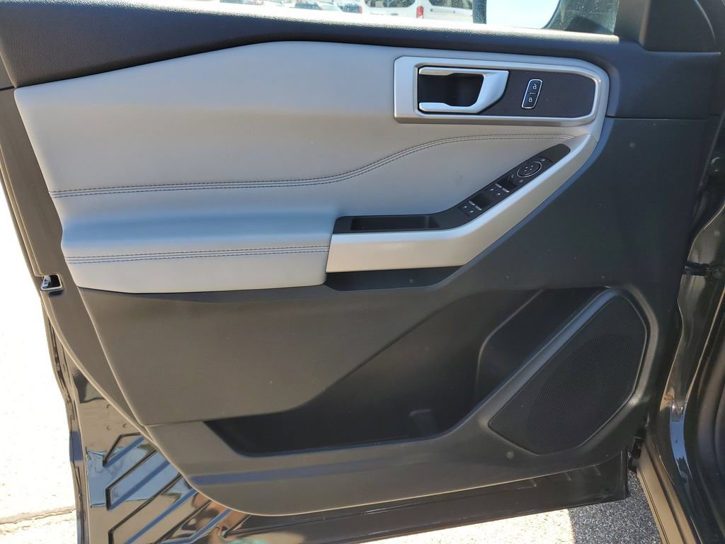 Certified 2024 Ford Explorer XLT w/ Equipment Group 202A AWD/4WD image 15