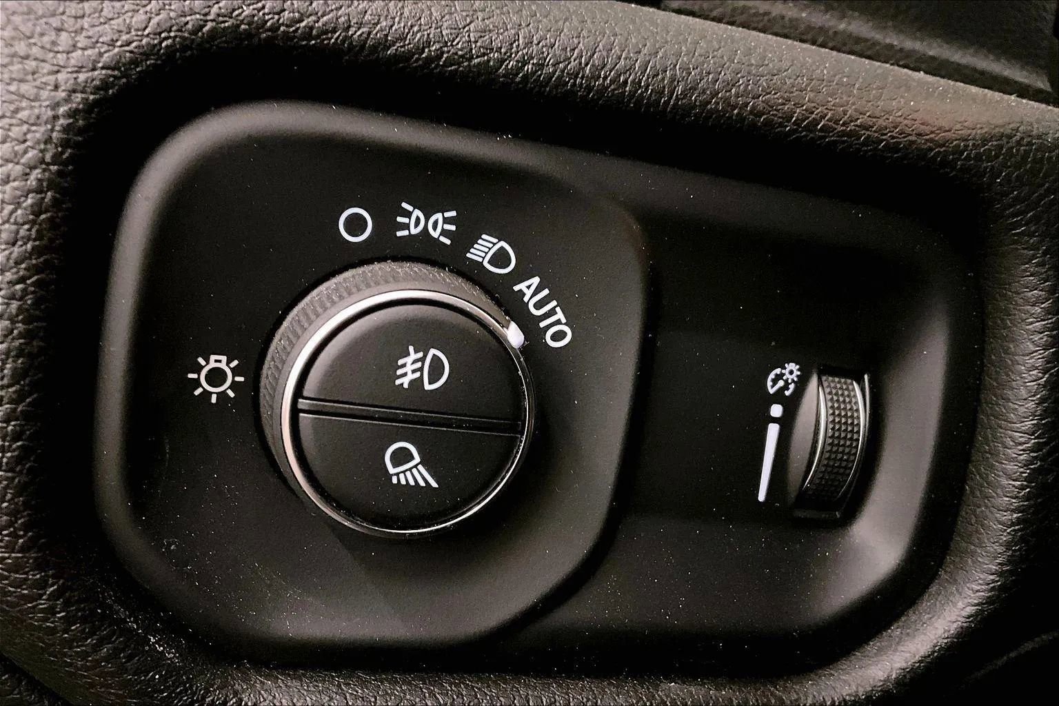 Used 2023 RAM 1500 Big Horn image 30