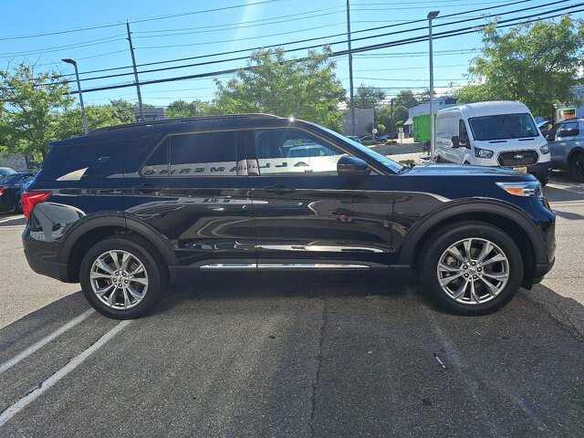 Certified 2023 Ford Explorer XLT w/ Equipment Group 202A AWD/4WD image 18